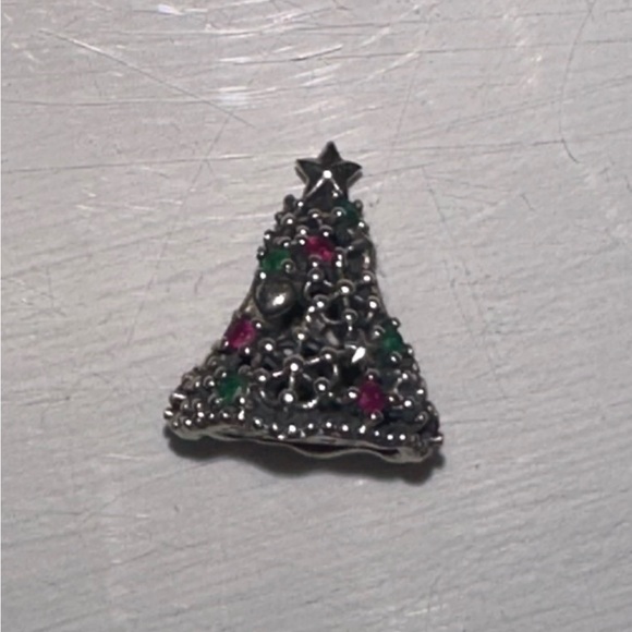 Pandora Bangle Bracelet and 8 charms - Picture 7 of 11